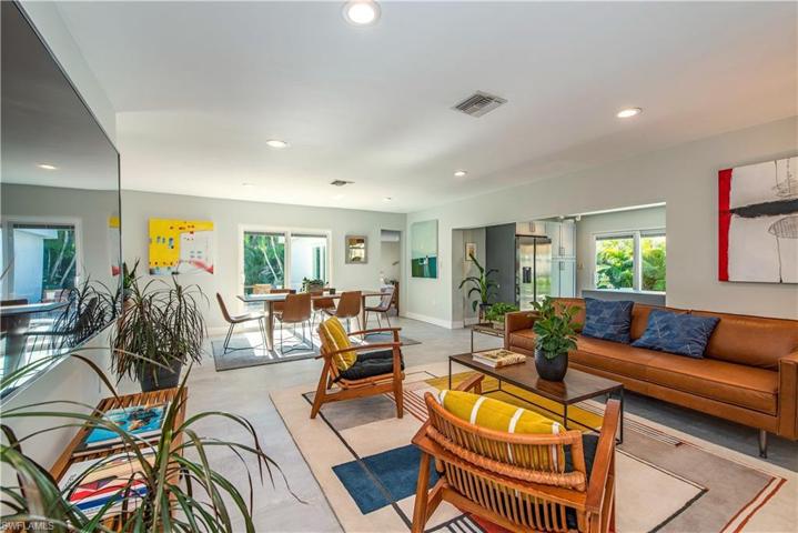 1880 Holiday LN, NAPLES FL 34104