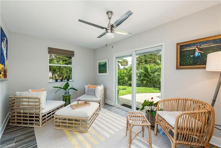 1880 Holiday LN, NAPLES FL 34104