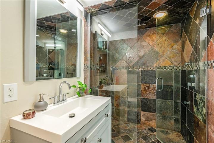 1880 Holiday LN, NAPLES FL 34104