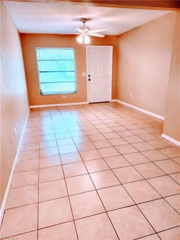 Family room of 3229 Edgewood, similar floor plan