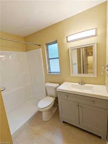 Bathroom of 3229 Edgewood, similar floor plan