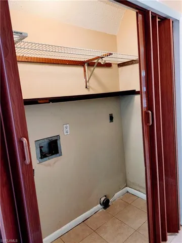 Laundry area of 3229 Edgewood, similar floor plan