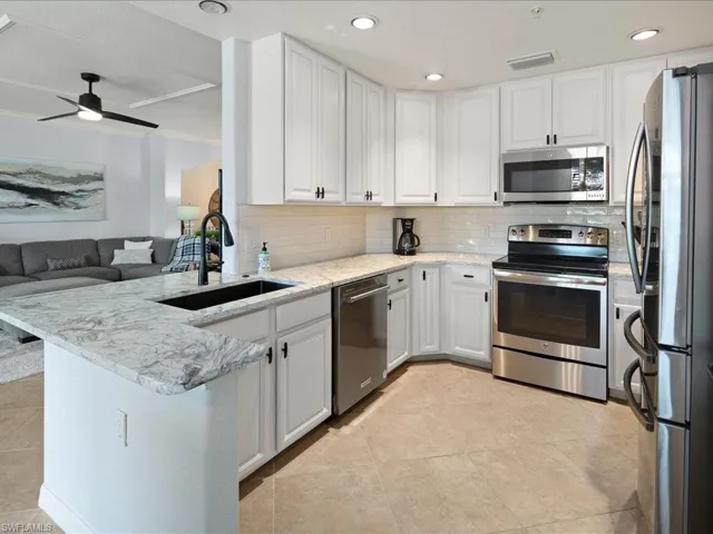 28551  Carlow  CT, Bonita Springs, FL 34135
