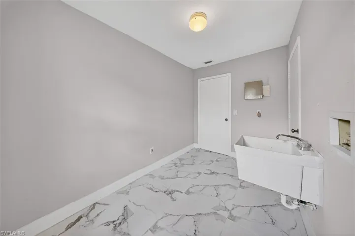 1417 Everest Pkwy E, Cape Coral, Florida 33904