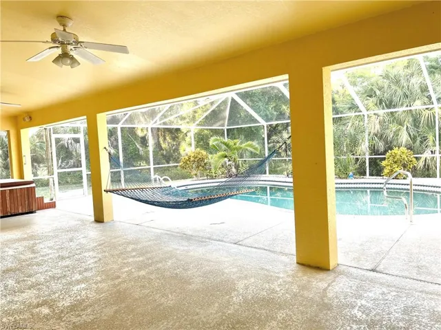 Jacuzzi included