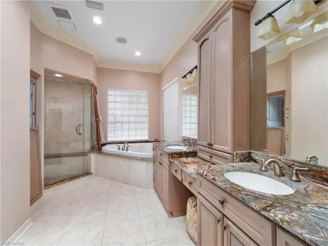 Guest bathroom offering a spacious footprint and excellent layout, providing the perfect canvas for modern finishes and personalized design updates.