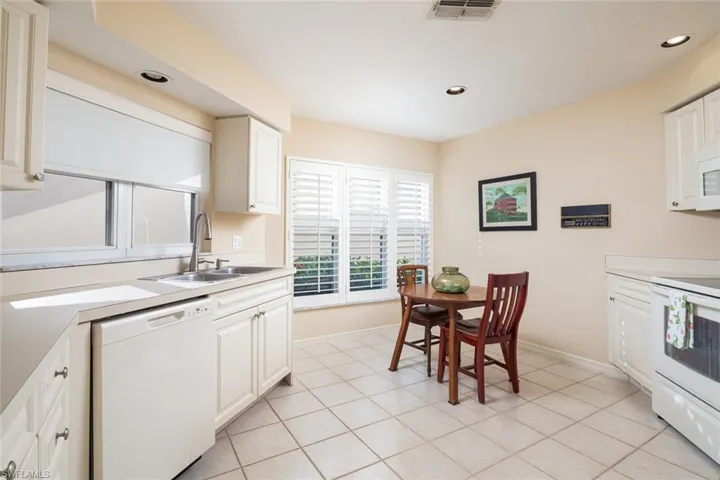5943  Livermore  LN, Naples, FL 34119