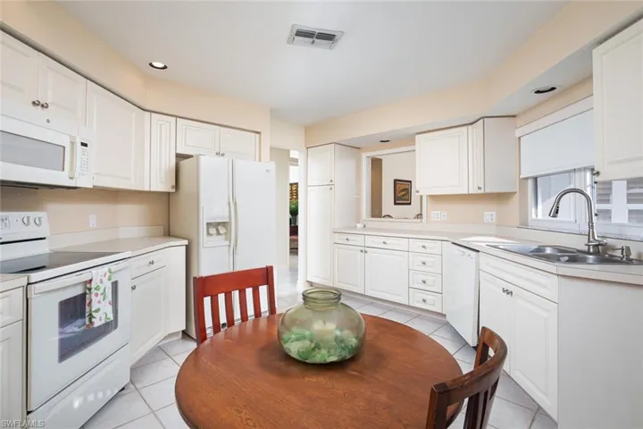 5943  Livermore  LN, Naples, FL 34119