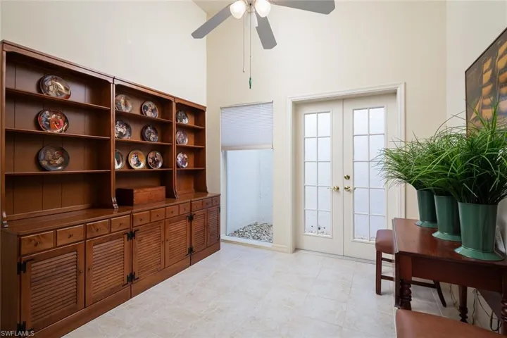 5943  Livermore  LN, Naples, FL 34119
