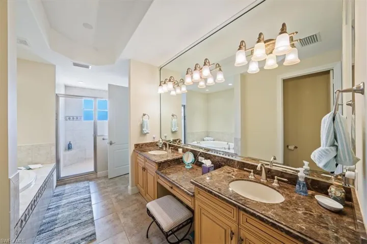 580 Avellino Isles Cir 18102, Naples, Florida 34119