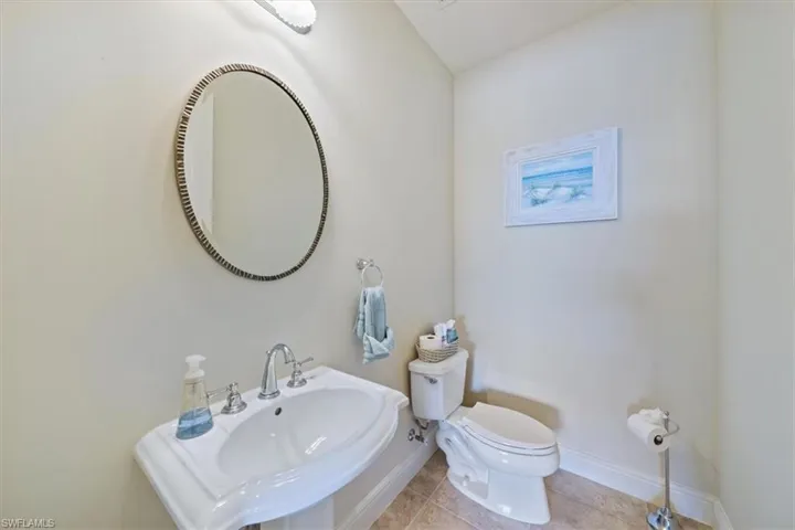 580 Avellino Isles Cir 18102, Naples, Florida 34119