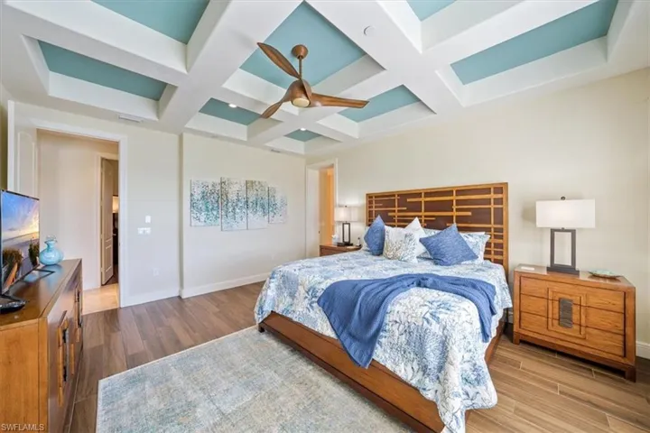 580 Avellino Isles Cir 18102, Naples, Florida 34119