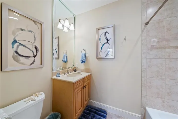 580 Avellino Isles Cir 18102, Naples, Florida 34119