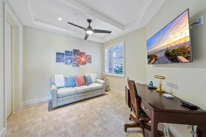 580 Avellino Isles Cir 18102, Naples, Florida 34119