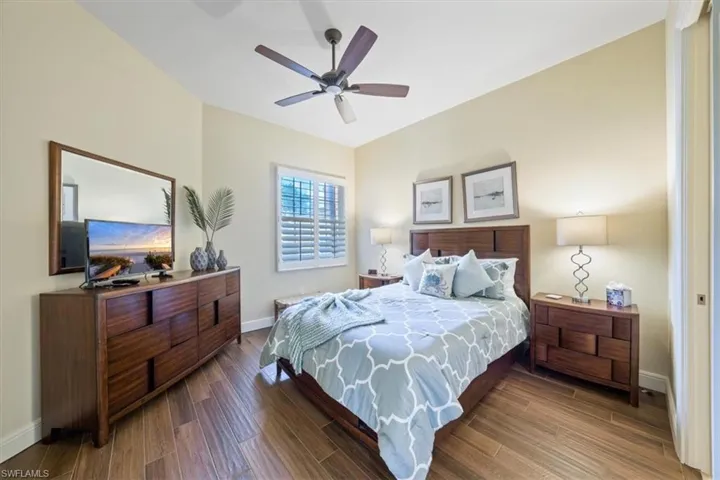 580 Avellino Isles Cir 18102, Naples, Florida 34119
