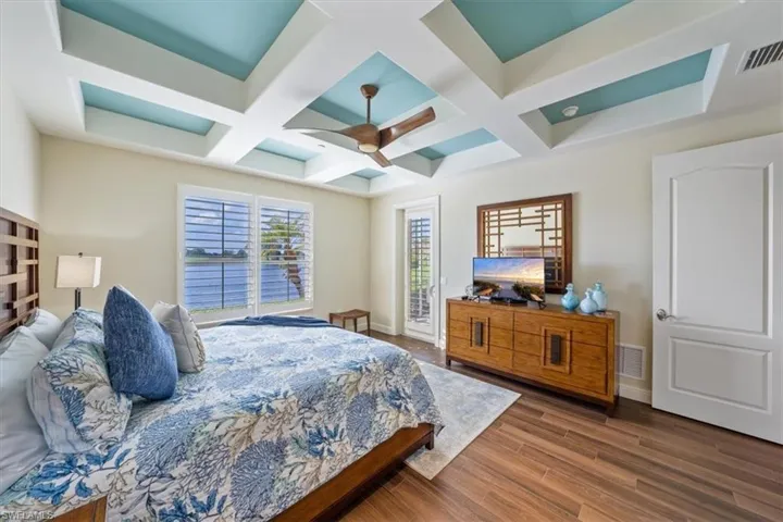 580 Avellino Isles Cir 18102, Naples, Florida 34119