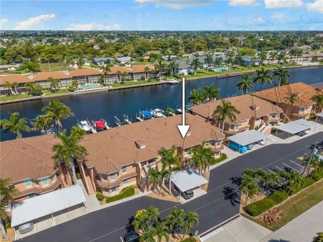 4566 SE 5th  PL, Cape Coral, FL 33904