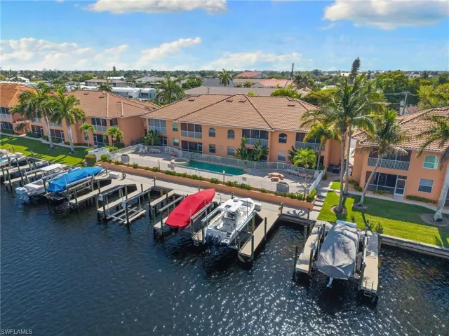 4566 SE 5th  PL, Cape Coral, FL 33904