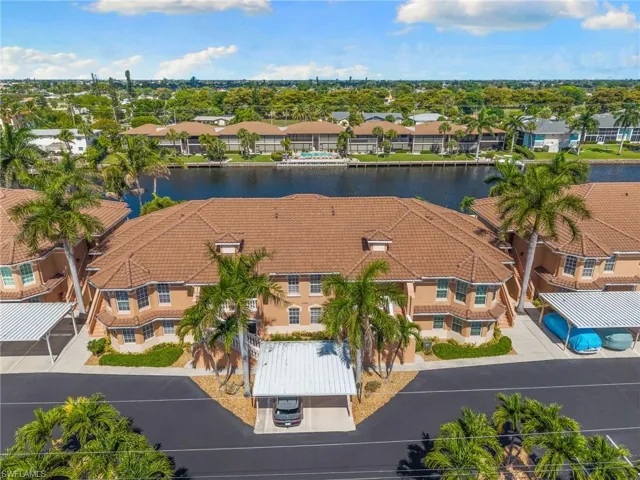 4566 SE 5th  PL, Cape Coral, FL 33904