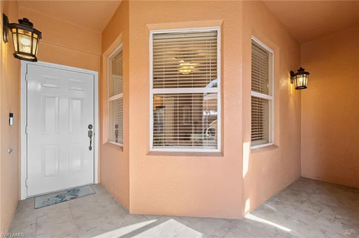 4566 SE 5th  PL, Cape Coral, FL 33904