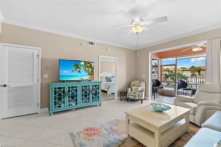 4566 SE 5th  PL, Cape Coral, FL 33904