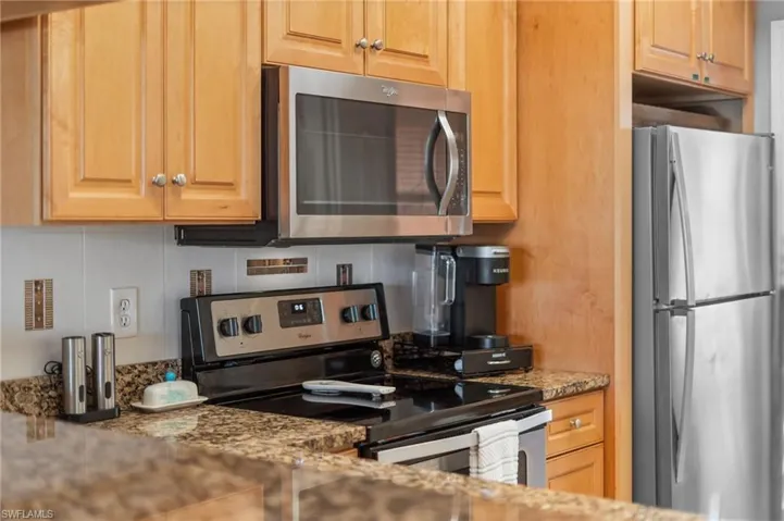 4566 SE 5th  PL, Cape Coral, FL 33904