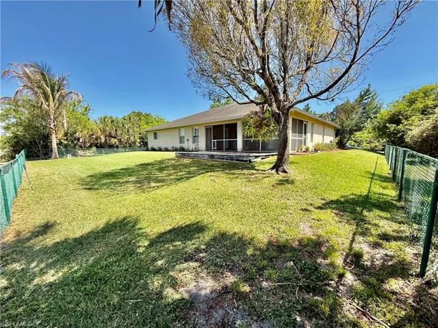 711  Sawyer  ST, Lehigh Acres, FL 33974