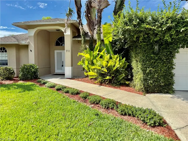 711  Sawyer  ST, Lehigh Acres, FL 33974