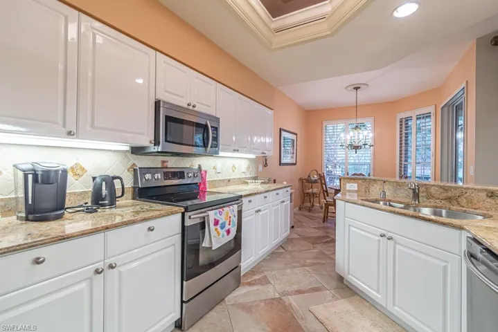 8460  Abbington  CIR, Naples, FL 34108