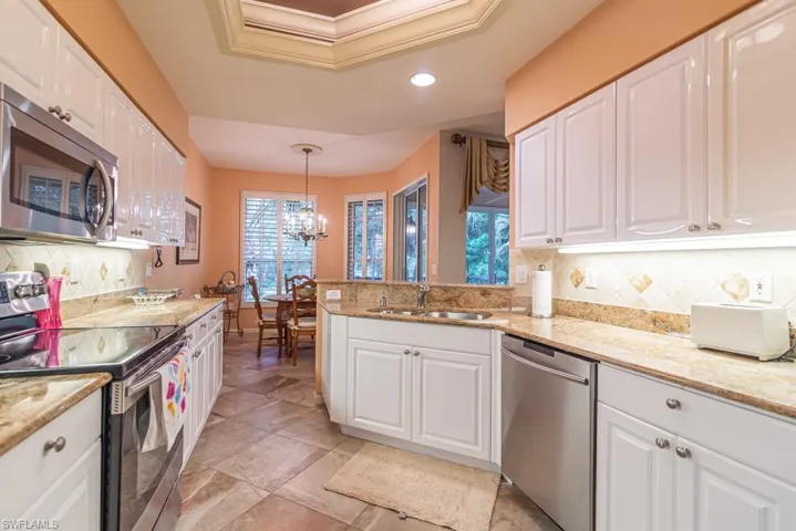 8460  Abbington  CIR, Naples, FL 34108