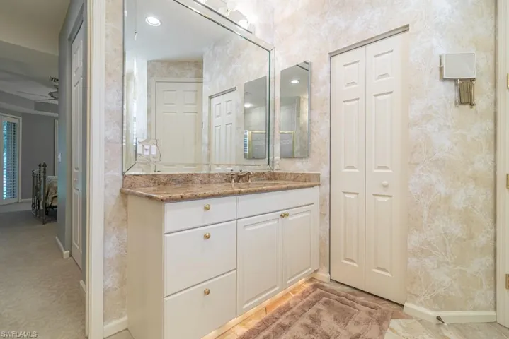 8460  Abbington  CIR, Naples, FL 34108