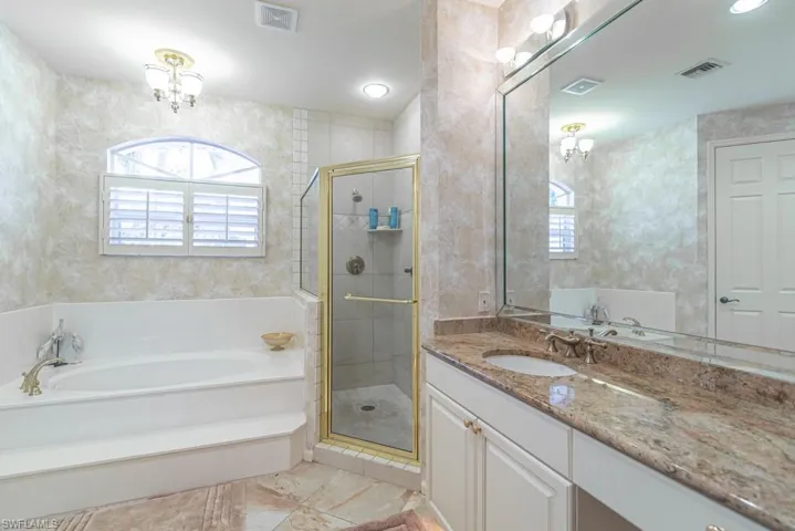 8460  Abbington  CIR, Naples, FL 34108