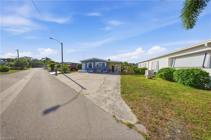 181  Chisholm  TRL, North Fort Myers, FL 33917