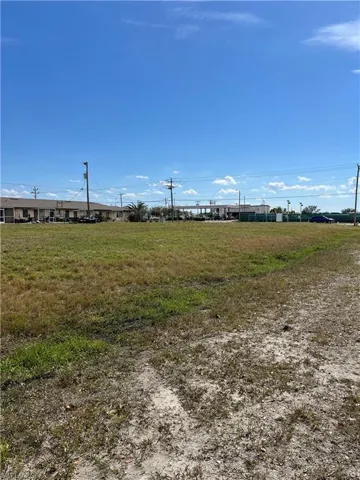 1607 NE 7th  PL, Cape Coral, FL 33909