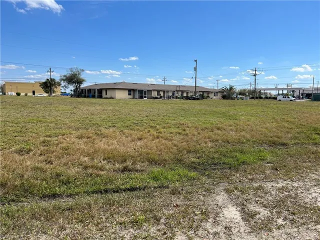 1607 NE 7th  PL, Cape Coral, FL 33909