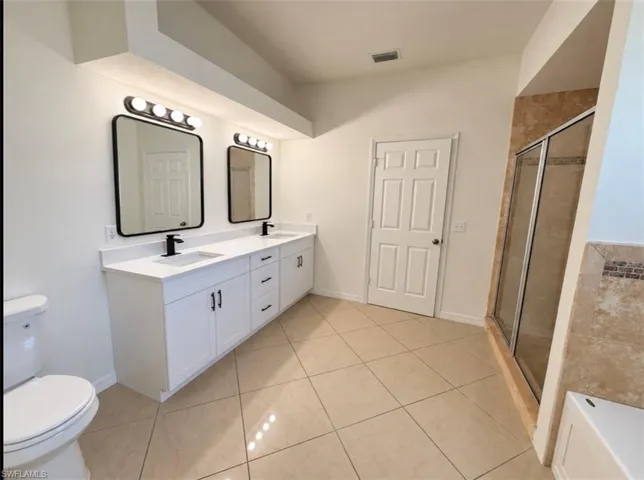 338 Pyramid Ave, Lehigh Acres, Florida 33974