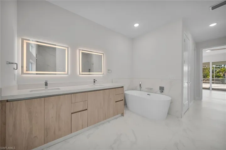 1430 SE 23rd  ST, Cape Coral, FL 33990