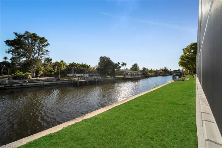 1430 SE 23rd  ST, Cape Coral, FL 33990