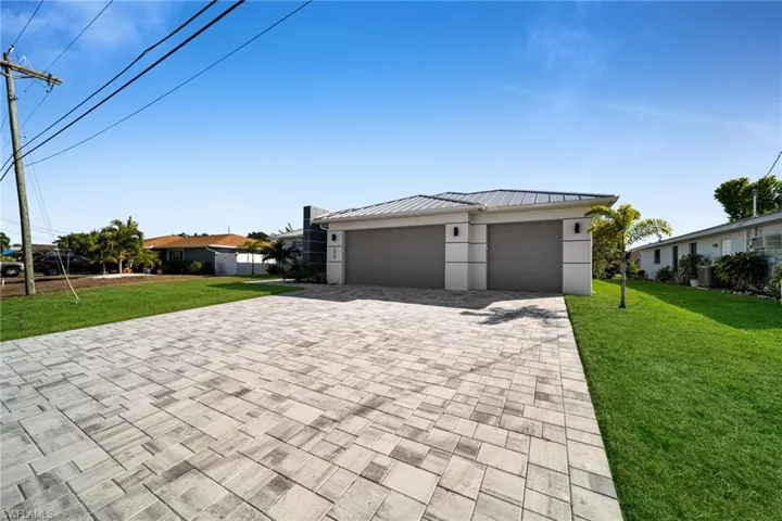 1430 SE 23rd  ST, Cape Coral, FL 33990