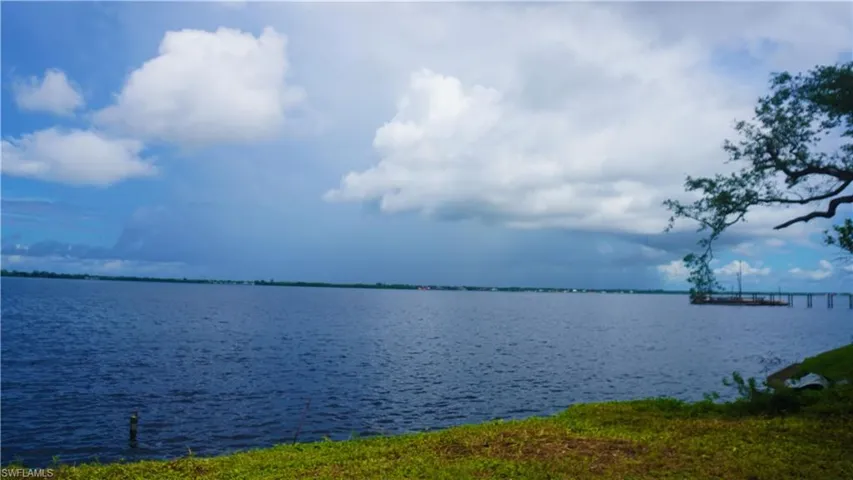 Riverview to the East