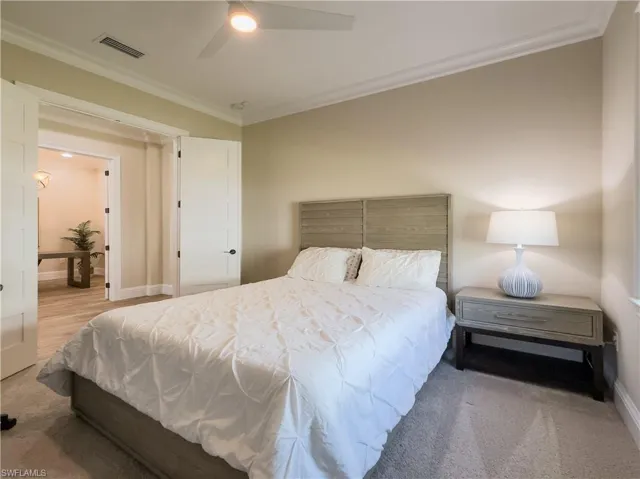 6399  NEGRIL ISLE  DR, Naples, FL 34113