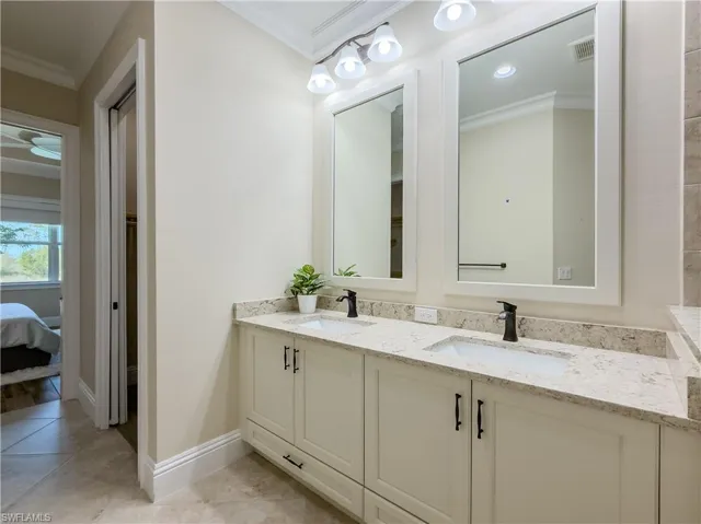 6399  NEGRIL ISLE  DR, Naples, FL 34113