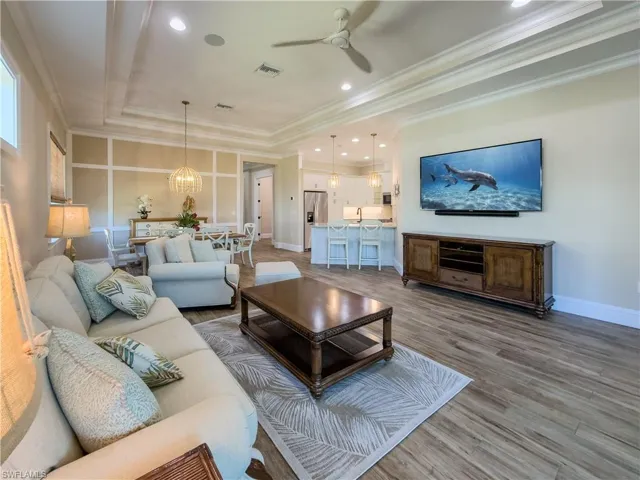 6399  NEGRIL ISLE  DR, Naples, FL 34113