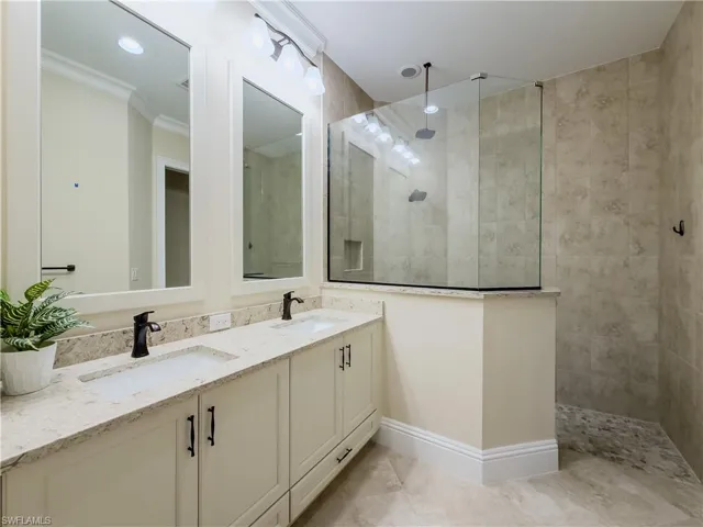 6399  NEGRIL ISLE  DR, Naples, FL 34113