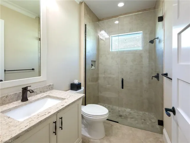 6399  NEGRIL ISLE  DR, Naples, FL 34113