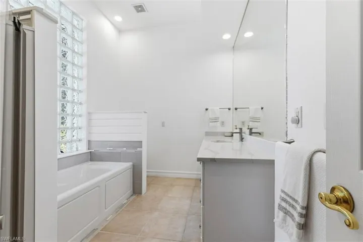 657 Soliel Dr, Naples, Florida 34110