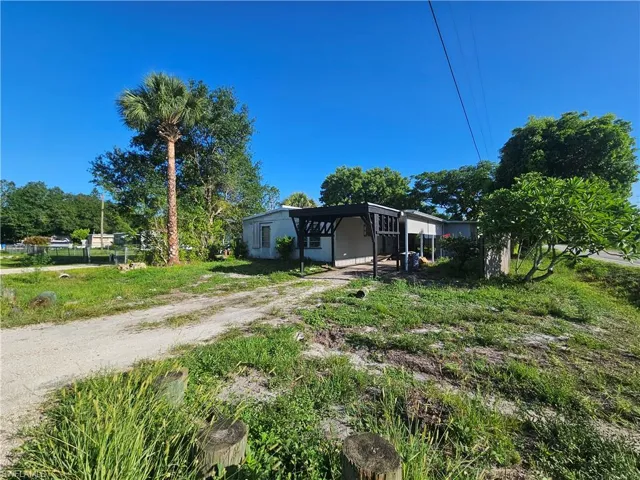 18210 Deuce Rd. North Fort Myers, FL 33917