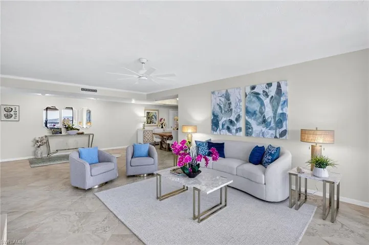 6075  Pelican Bay  BLVD, Naples, FL 34108