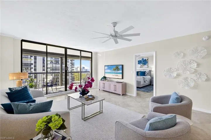 6075  Pelican Bay  BLVD, Naples, FL 34108