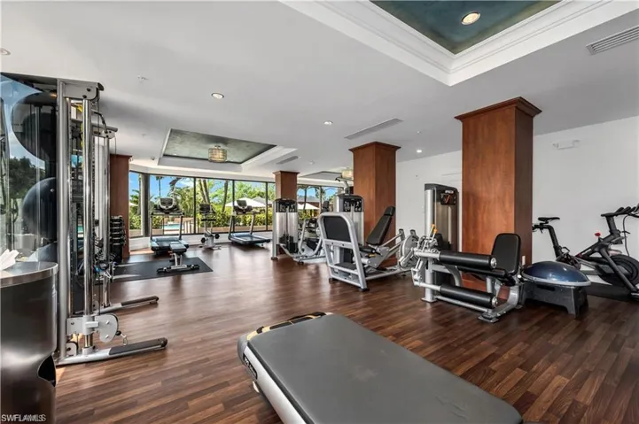 6075  Pelican Bay  BLVD, Naples, FL 34108
